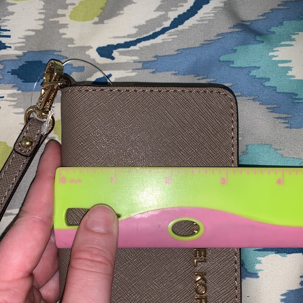 Wristlet - Picture 6 of 6